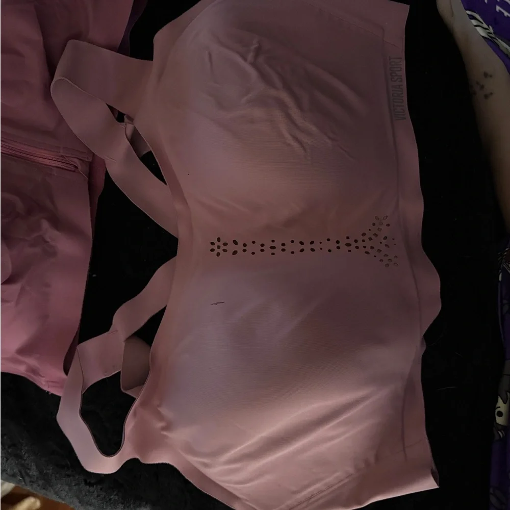 Bundle of Four Victorias Secret Sports Bras - Picture 8 of 9